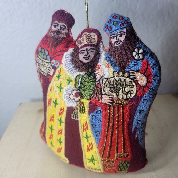 Embroidered Christmas Holy Family Nativity Scene Ornament with 3 Wise Men - Picture 3 of 10